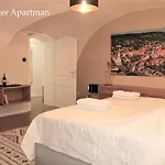Bem Apartman, Apartman *