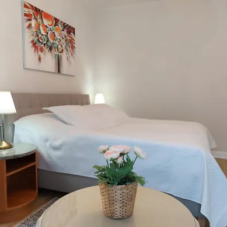 Bem Apartman, * Koszeg