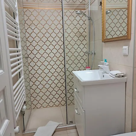 아파트 Bem Apartman, *