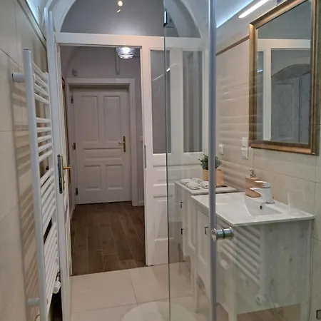 Bem Apartman, Kőszeg