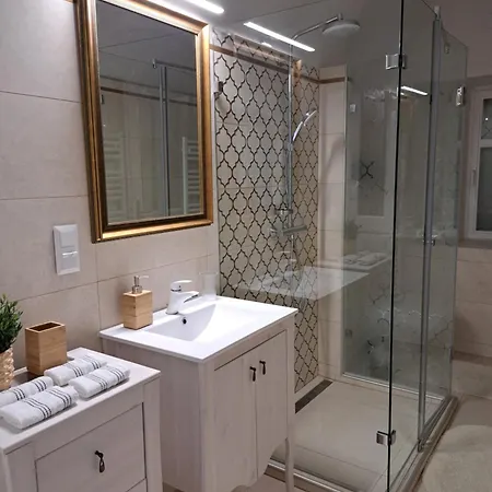 아파트 Bem Apartman, *