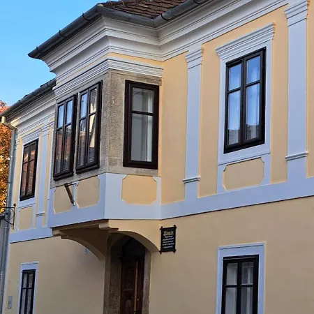 Bem Apartman, * Kőszeg