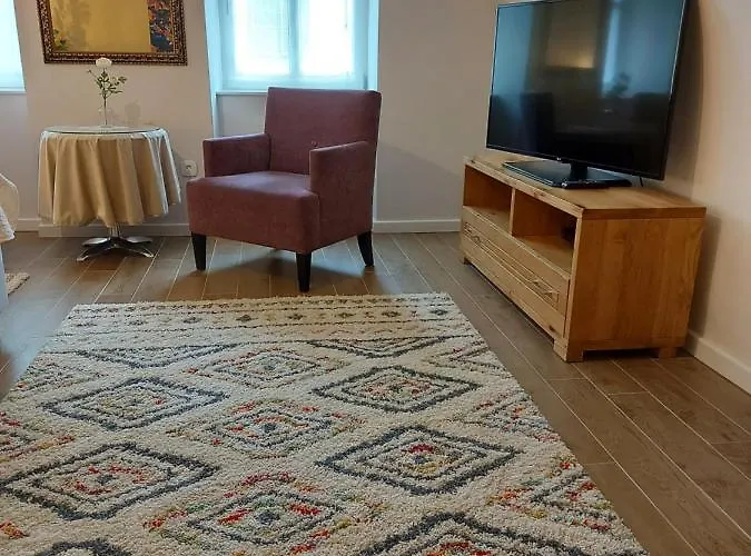 Bem Apartman, Кёсег