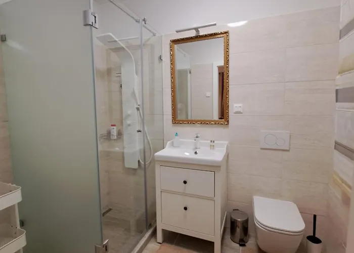 Bem Apartman, * Kőszeg