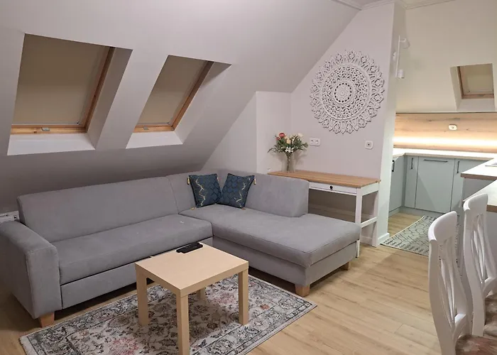 Bem Apartman, Кёсег