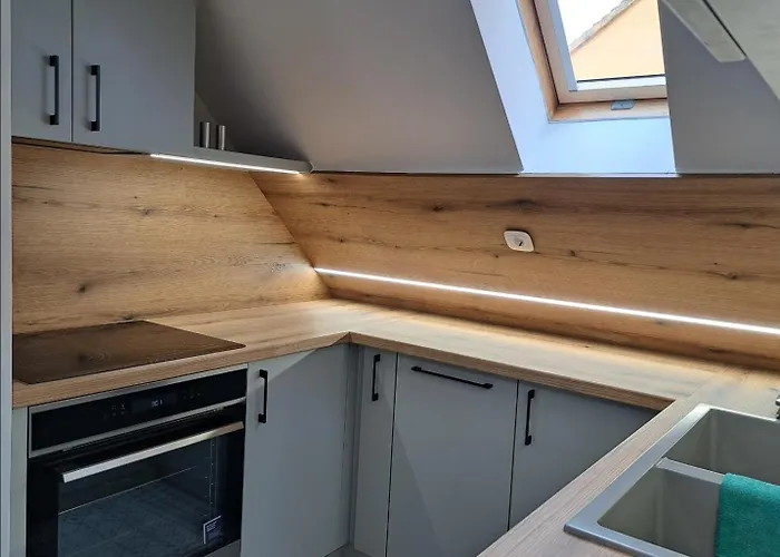 Bem Apartman, Апартаменты Кёсег