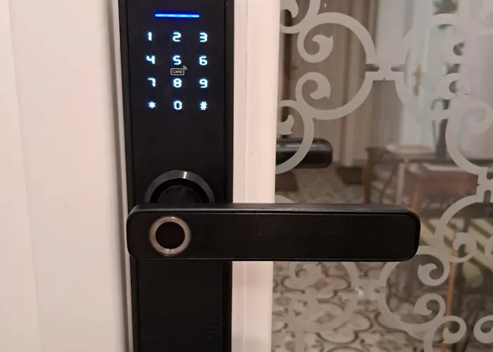 Bem Apartman, Кёсег